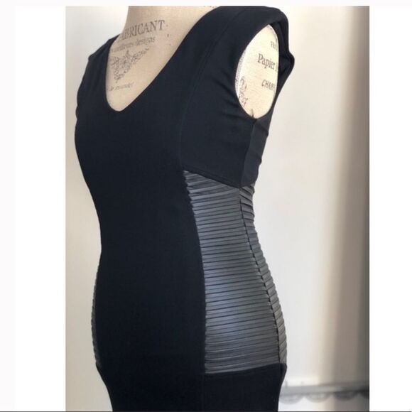 ✨ BEBE Mixed Fabric V Neck Dress✨ - Picture 5 of 8